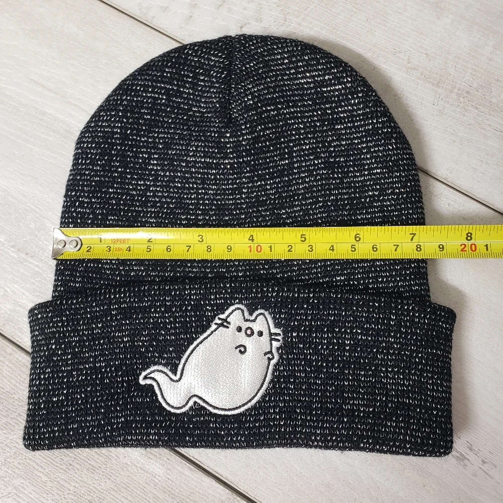 Pusheen gently pre